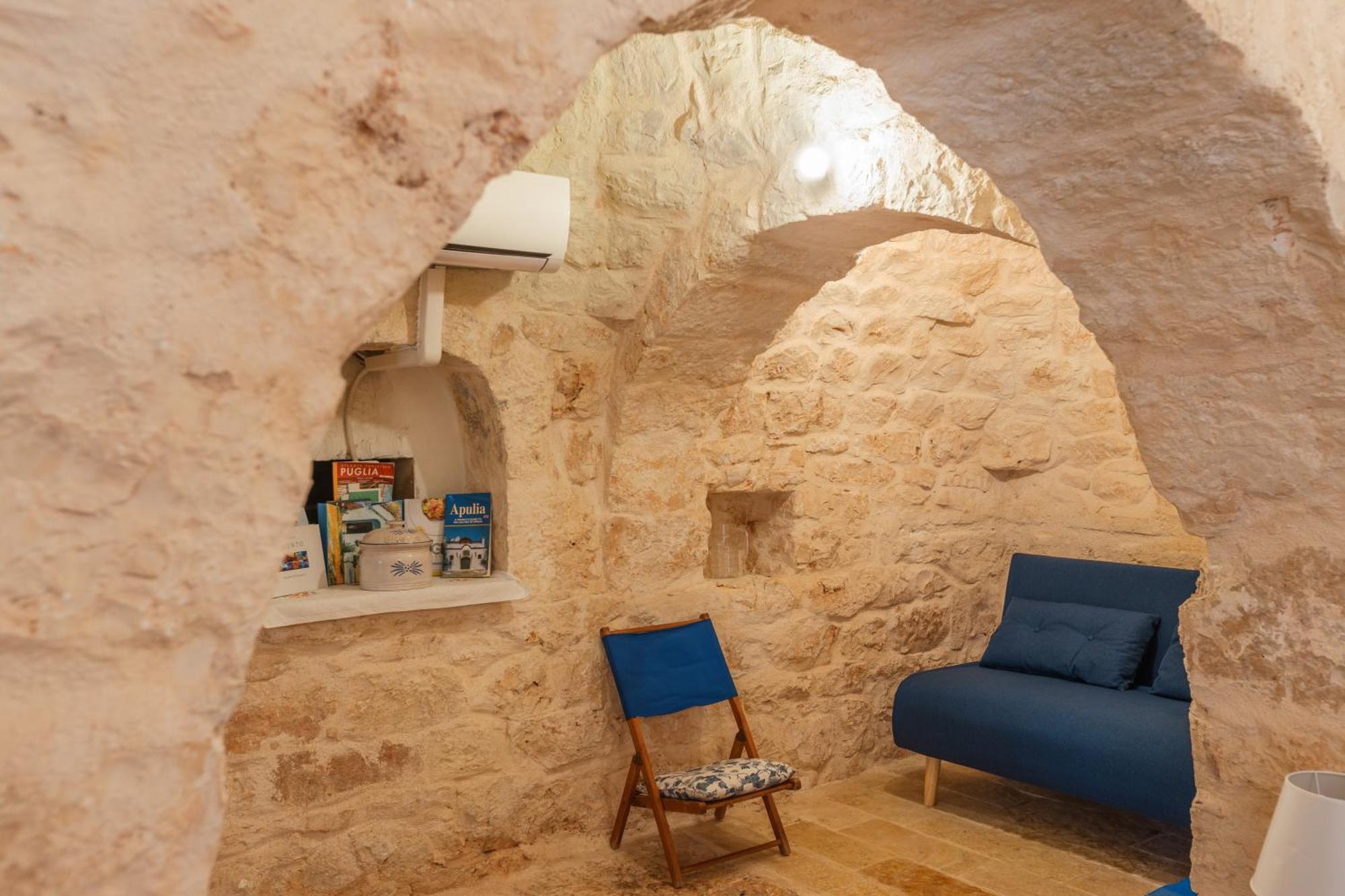 Trullo Tarantini Con Piscina Privata Leilighet Latiano Eksteriør bilde