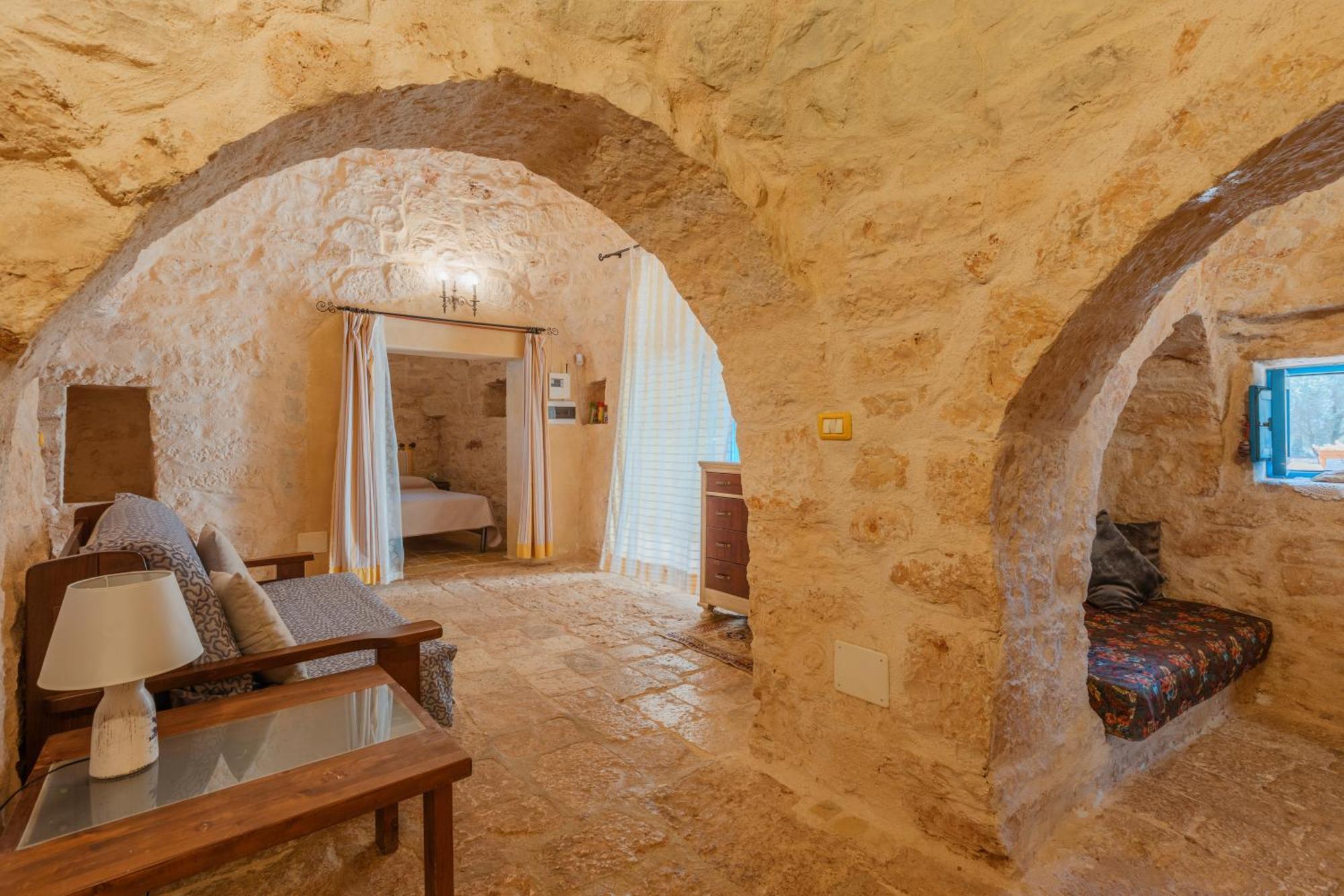 Trullo Tarantini Con Piscina Privata Leilighet Latiano Eksteriør bilde