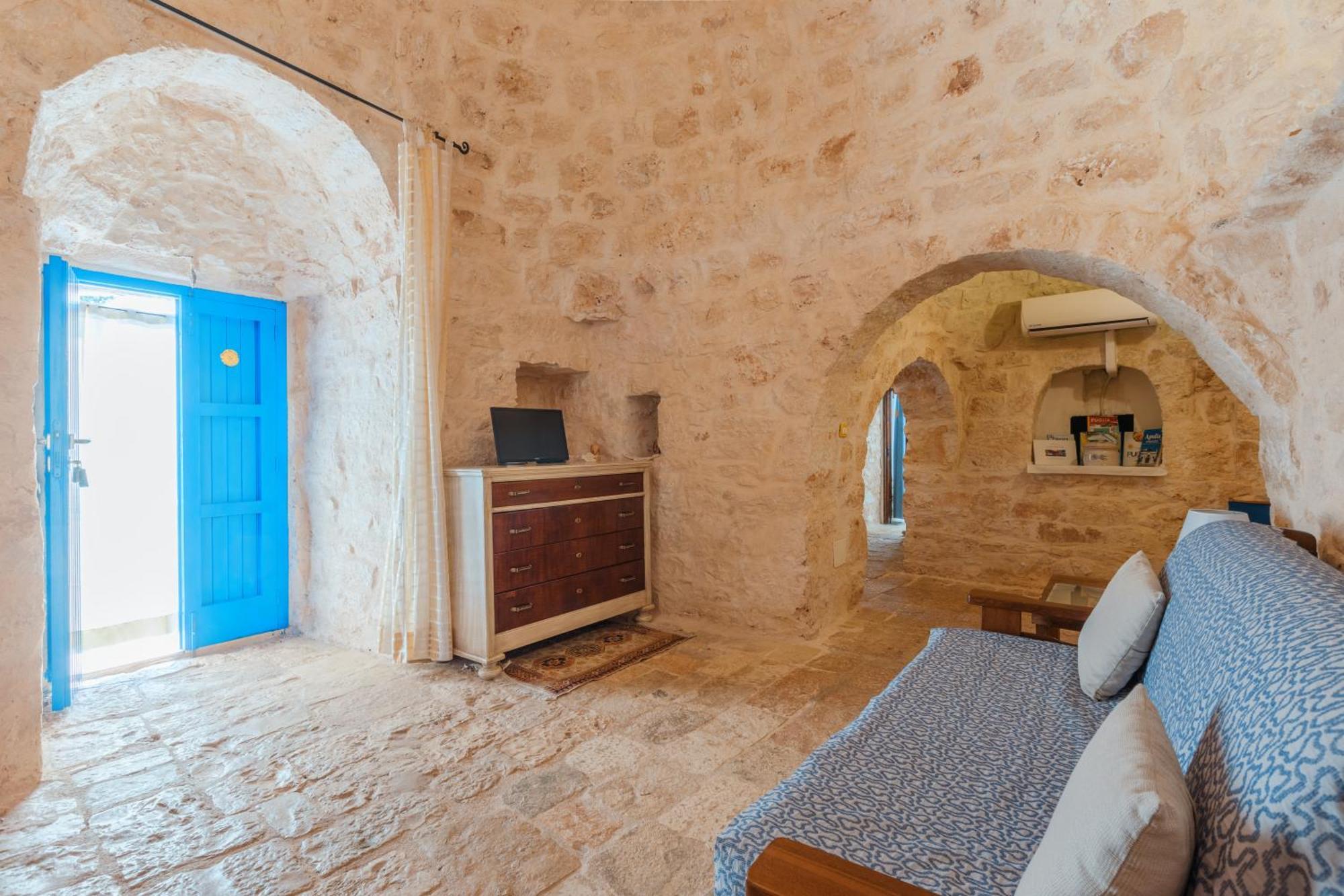 Trullo Tarantini Con Piscina Privata Leilighet Latiano Eksteriør bilde