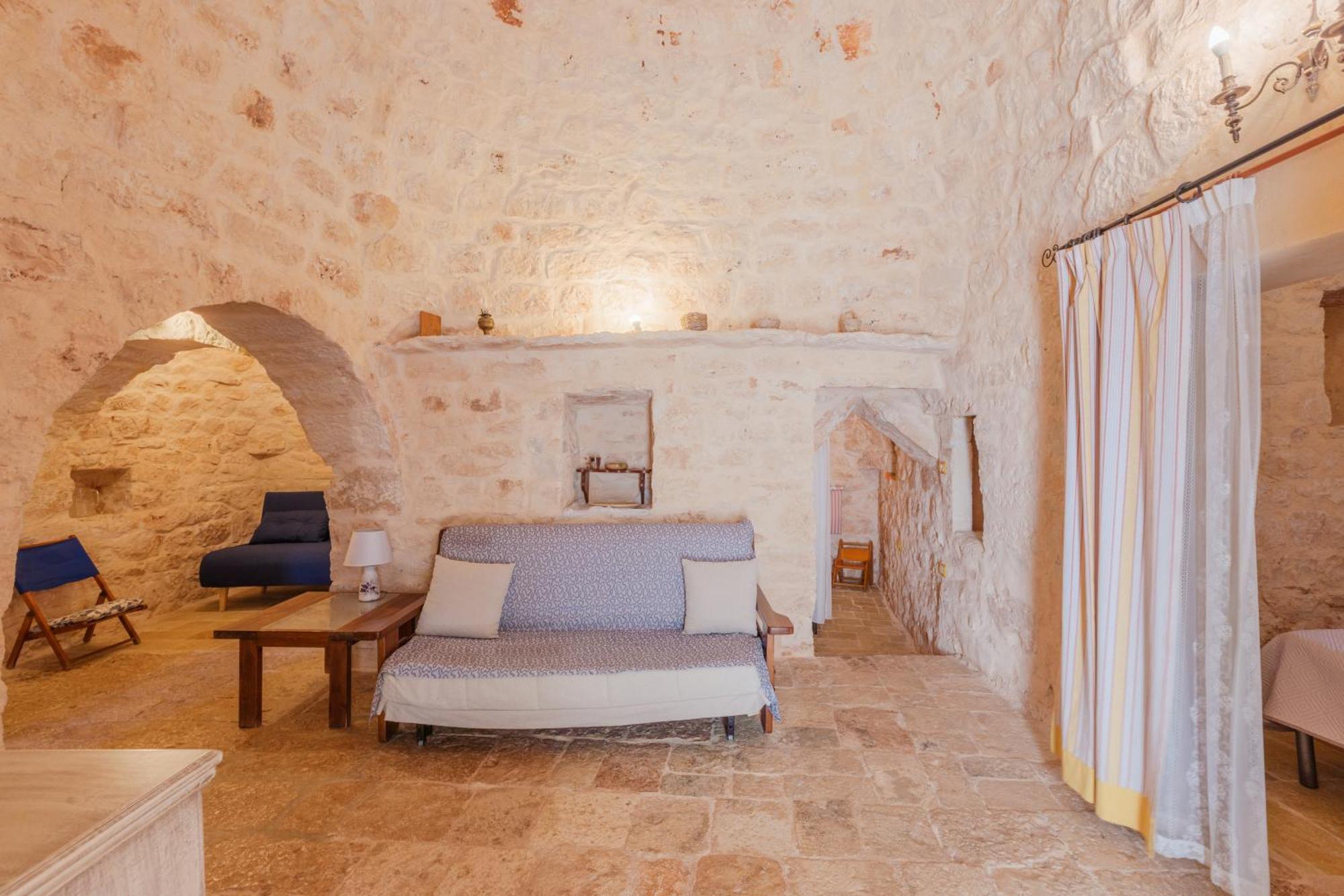 Trullo Tarantini Con Piscina Privata Leilighet Latiano Eksteriør bilde