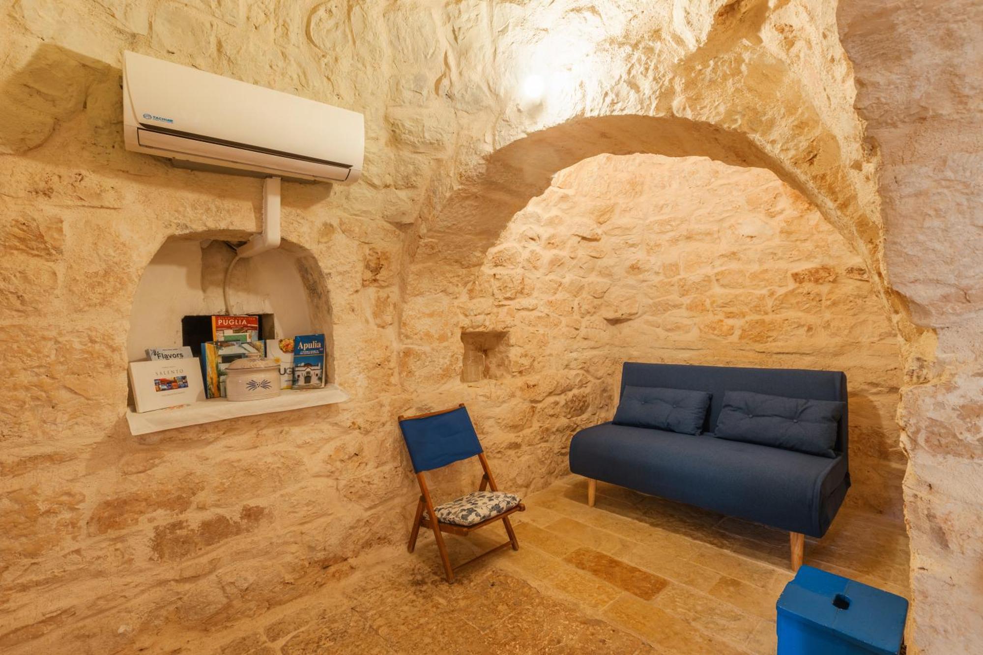 Trullo Tarantini Con Piscina Privata Leilighet Latiano Eksteriør bilde