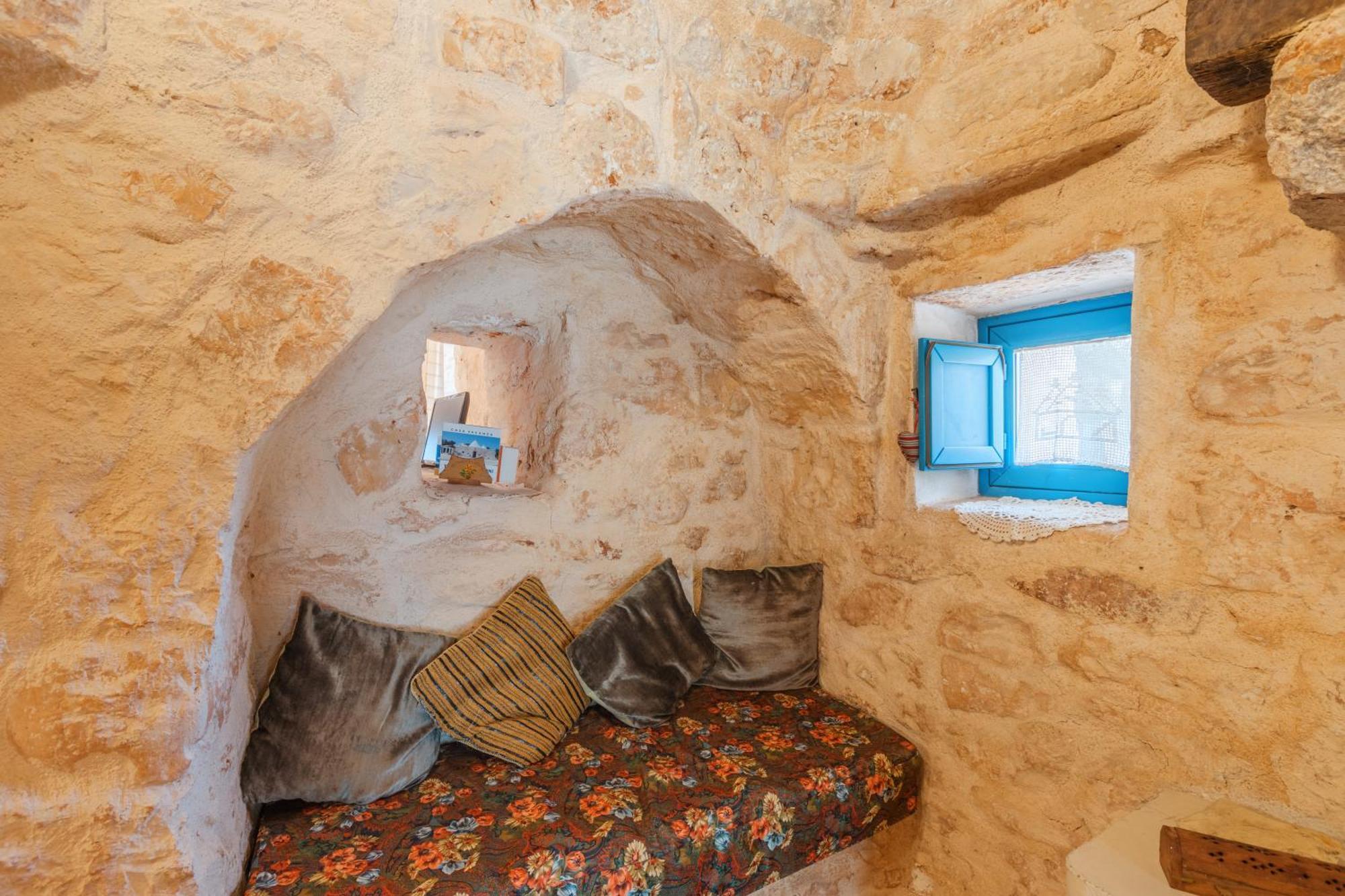 Trullo Tarantini Con Piscina Privata Leilighet Latiano Eksteriør bilde