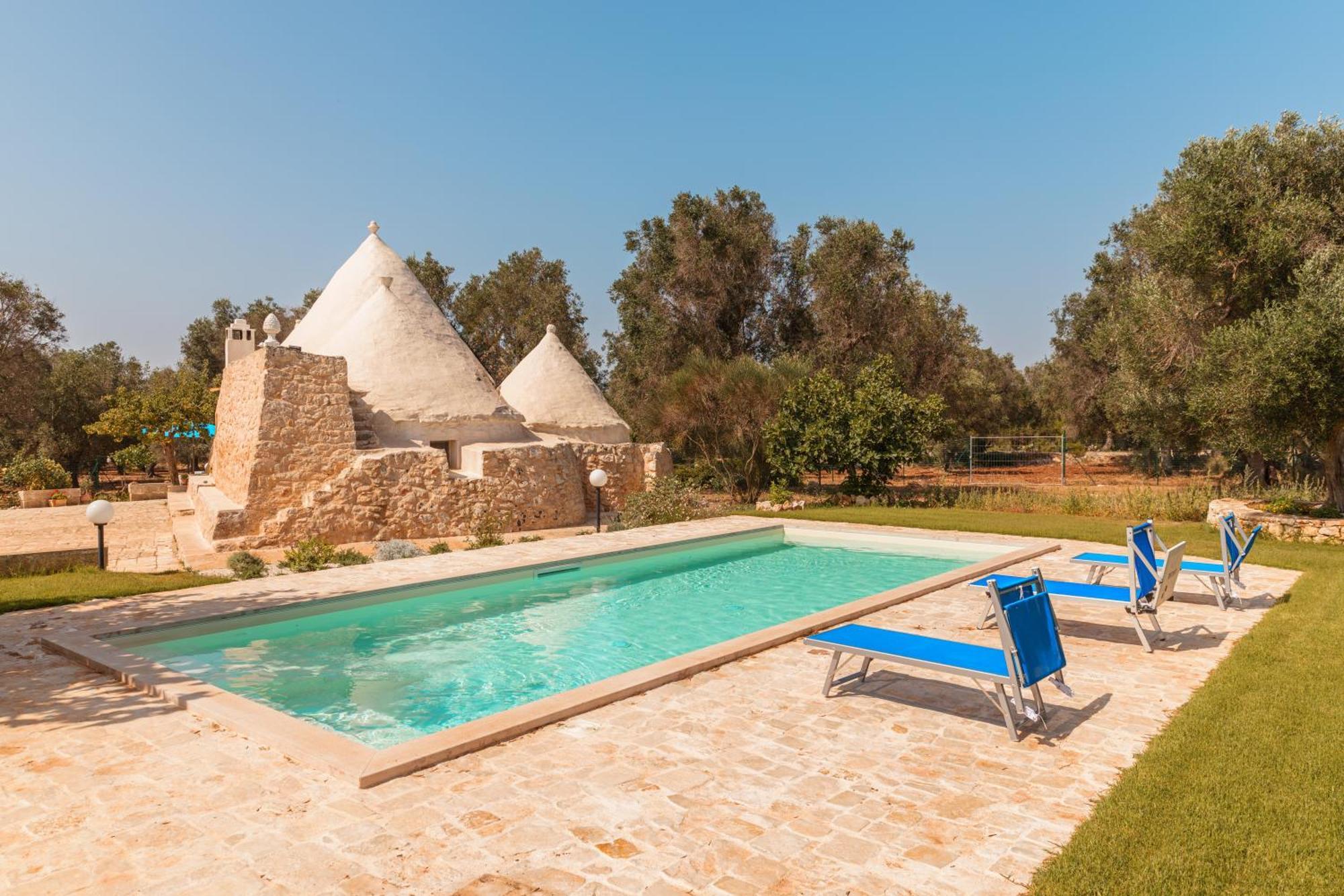 Trullo Tarantini Con Piscina Privata Leilighet Latiano Eksteriør bilde
