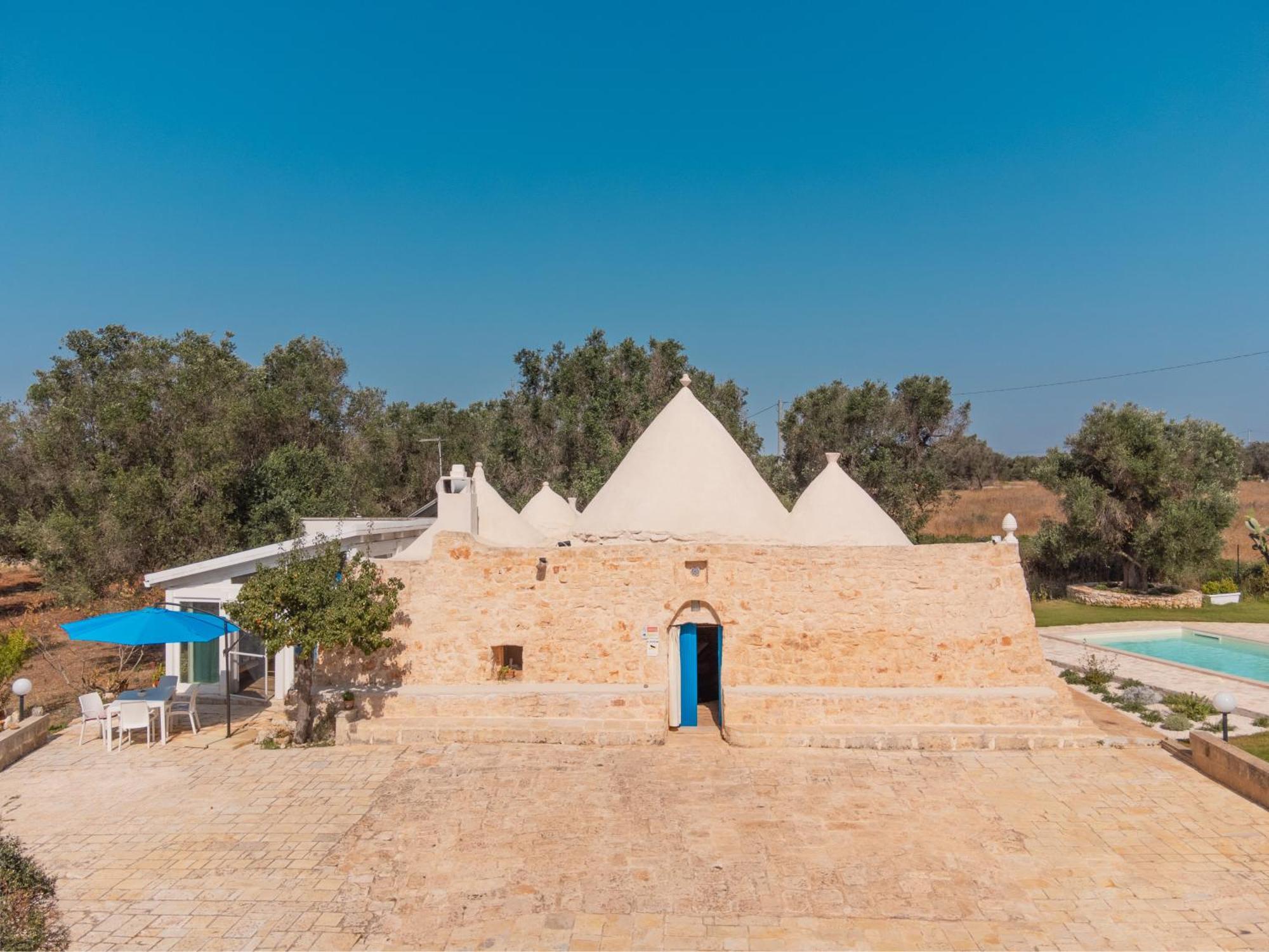 Trullo Tarantini Con Piscina Privata Leilighet Latiano Eksteriør bilde