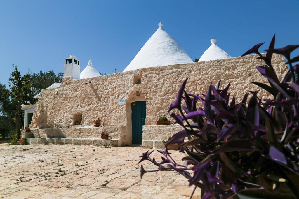 Trullo Tarantini Con Piscina Privata Leilighet Latiano Eksteriør bilde